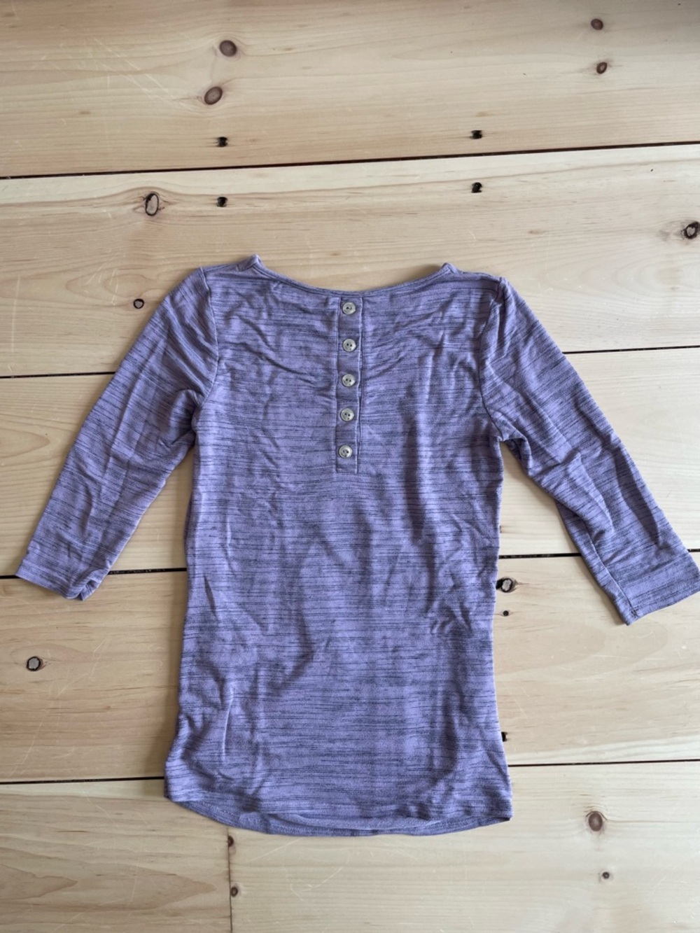 Women’s Lavender Button-Back 3/4 Sleeve Tee